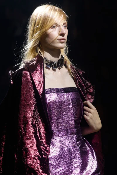 Look 12